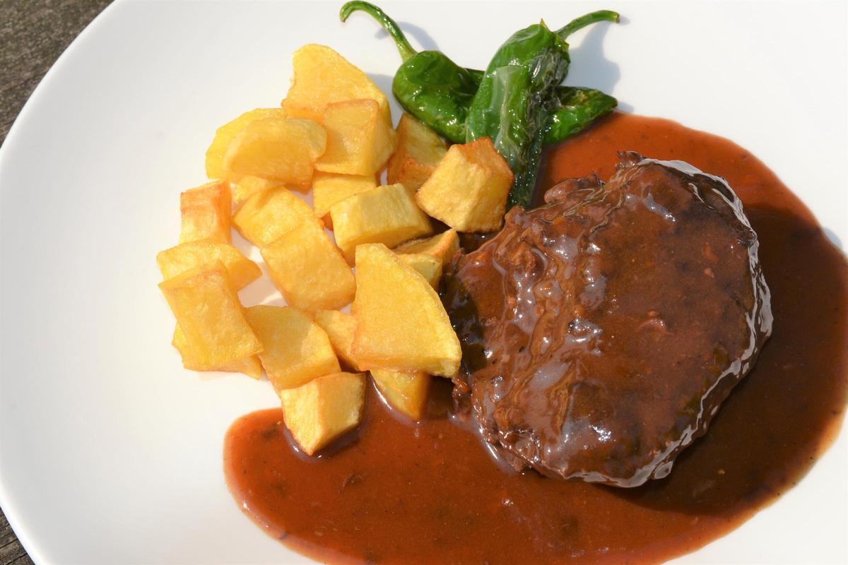 Carrilleras al vino tinto.