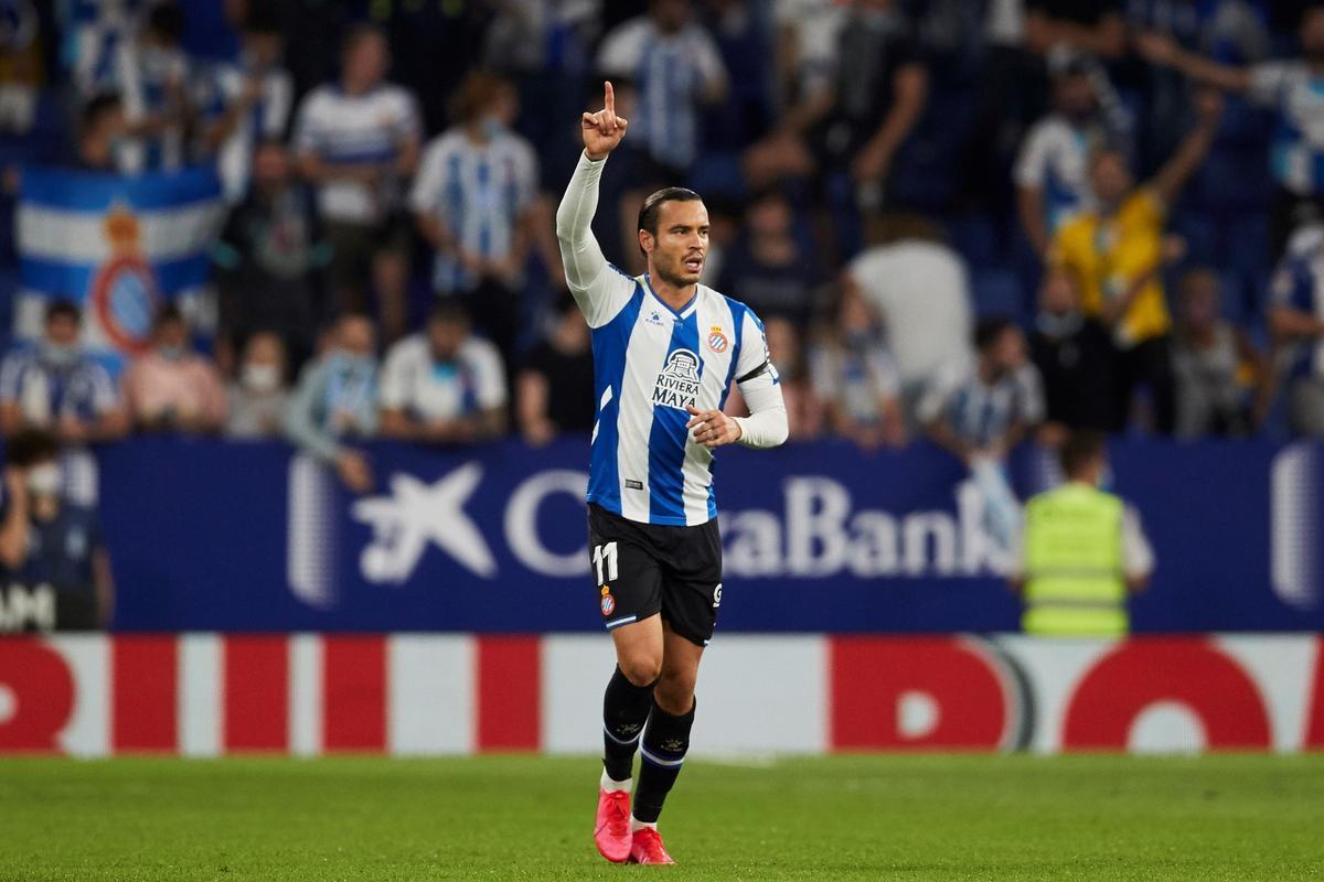 Raúl de Tomás hace el gol de la victoria para el RCD Espanyol.