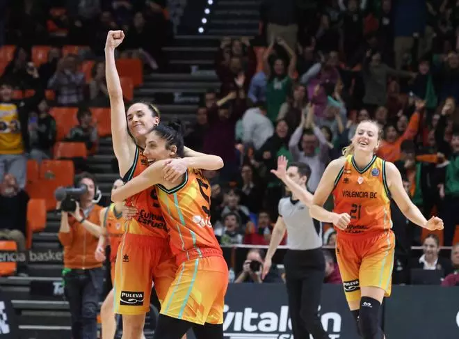 Remontada 'taronja' y a cuartos de final de la Euroliga