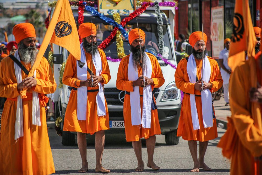 La comunidad Sikh celebra en Torrevieja su desfile