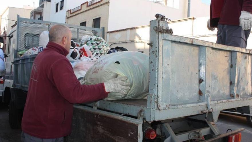 Almassora entrega 7.500 kilos de ayuda a los refugiados