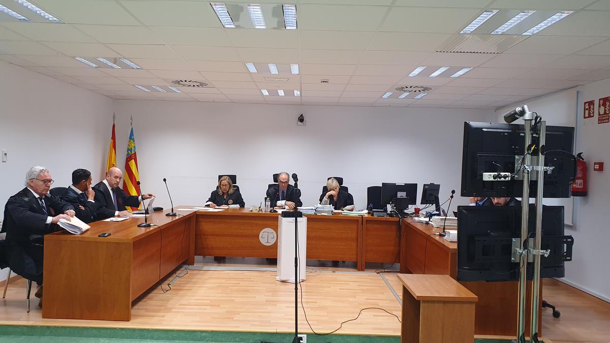 Un momento del juicio en la Audiencia de Alicante.