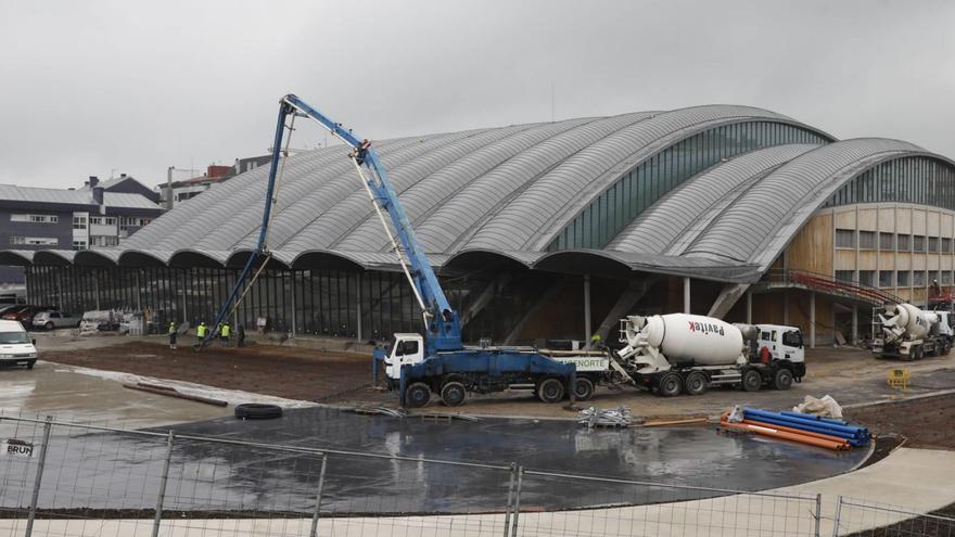 La obra de la gran plaza del Palacio de los Deportes, en su recta final | FERNANDO RODRÍGUEZ