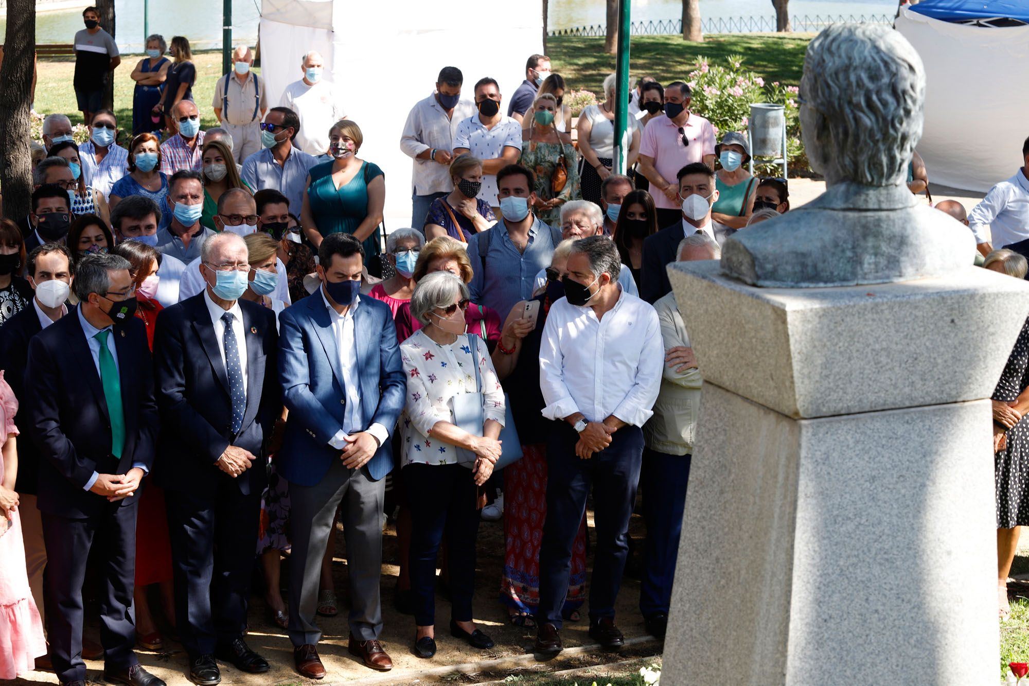 Ofrenda floral en el aniversario de la muerte de José María Martín Carpena