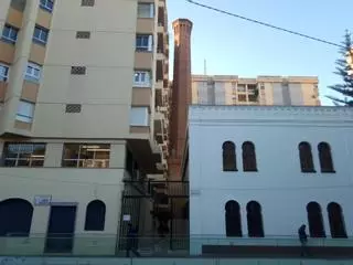 La chimenea de la Malagueta no es propiedad del bloque vecino