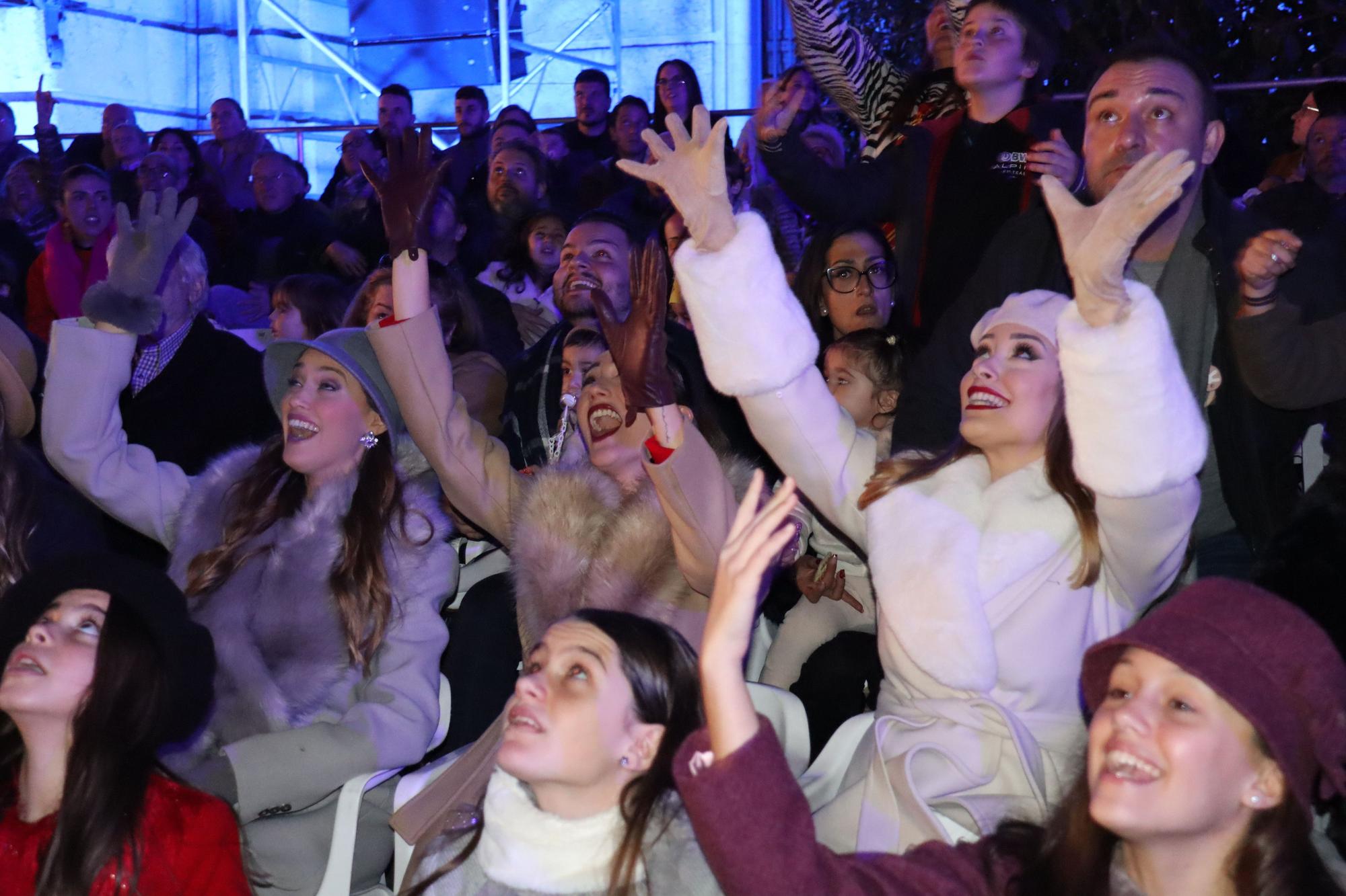 La versión "años 30" de Laura, Paula y la corte 2023 en la Cabalgata de Reyes