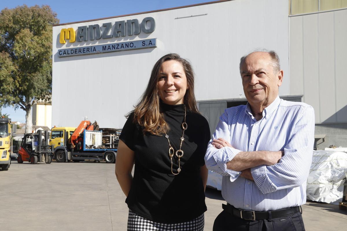 Ángela y Antonio Manzano, en una imagen de archivo en las instalaciones de la empresa en Bujalance.