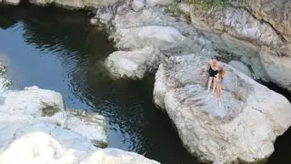 La calor omple Sadernes: Més de 6.300 reserves d'aparcament en quatre mesos