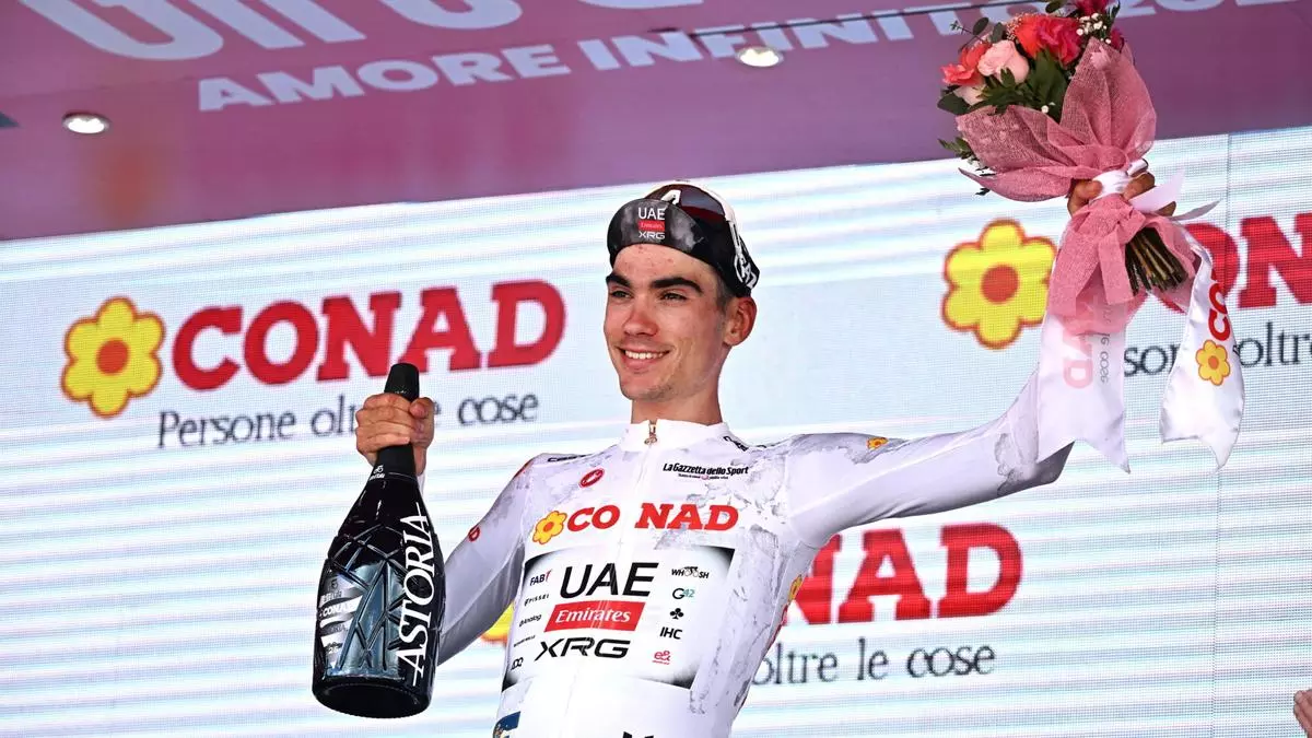 Ayuso: “Habría firmado sacarle un minuto a Roglic y ser segundo de la general del Giro”