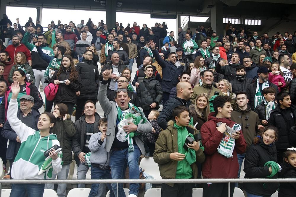 Los aficionados en el Arcángel