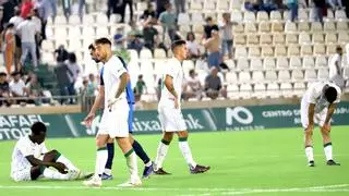 La RFEF multa al Córdoba CF por el lanzamiento de objetos en El Arcángel