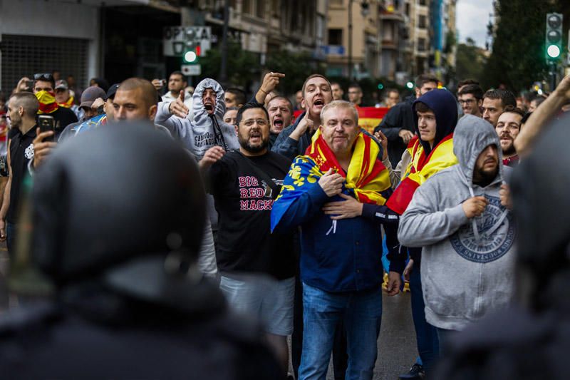 9 d'Octubre: Tensión en las manifestaciones en el centro de València