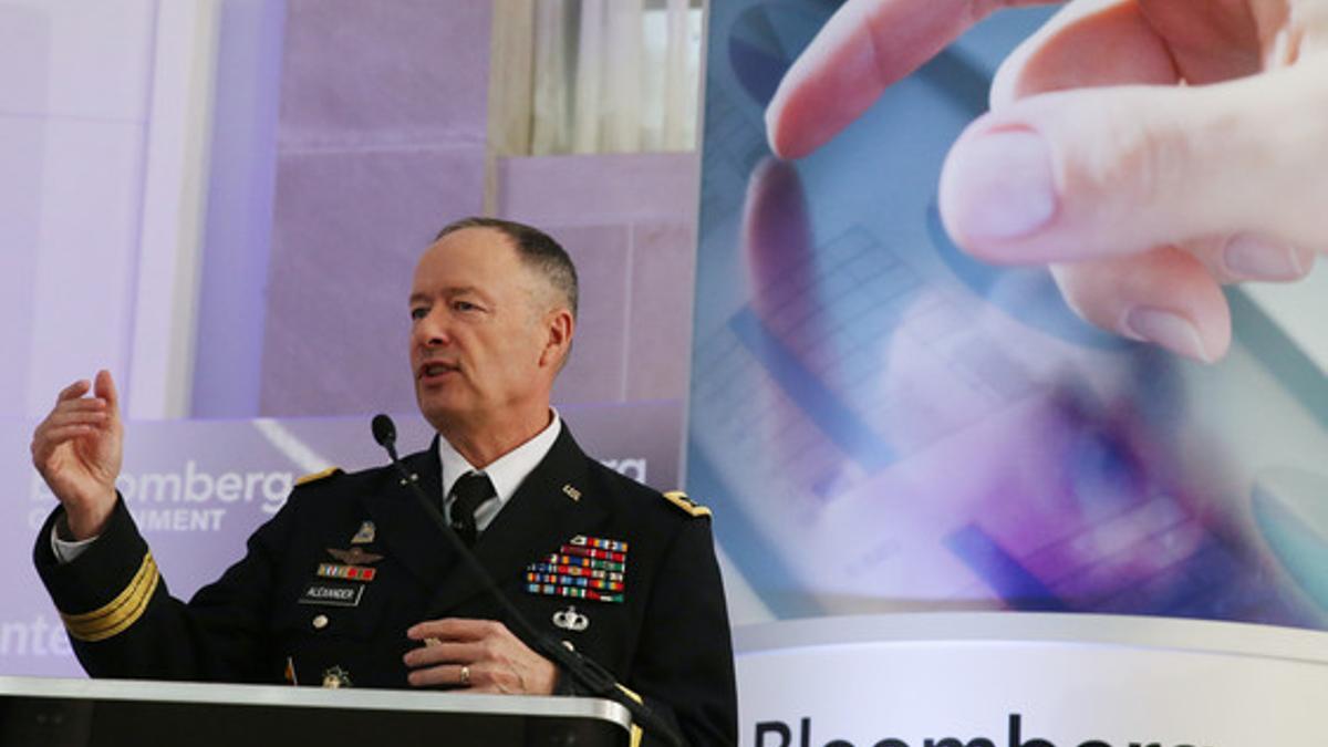 El director de la NSA, Keith Alexander, durante una conferencia sobre 'ciberseguridad', el miércoles en Washington.