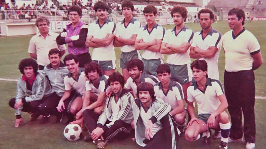 El Tamaraceite de 1982, que jugaba en Tercera, en el Insular.