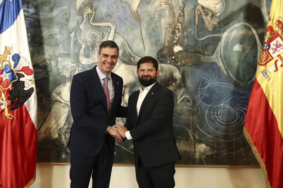 El presidente español Pedro Sánchez se reúne con su homólogo Chileno Gabriel Boric