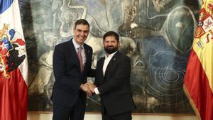 El presidente español Pedro Sánchez se reúne con su homólogo Chileno Gabriel Boric