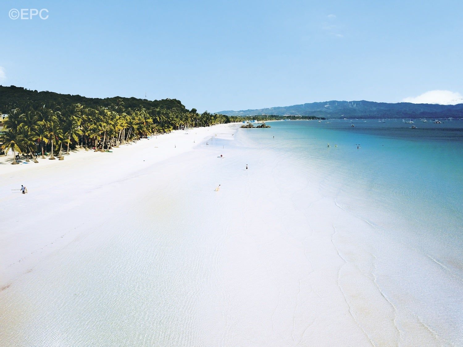 Una de las playas más icónicas de Asia que tienes que visitar una vez en la vida: arena fina, mar transparente y vida isleña en la costa de Filipinas