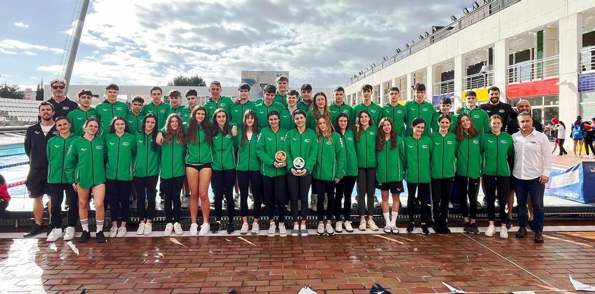 Componentes de la selección andaluza infantil y júnior de natación.