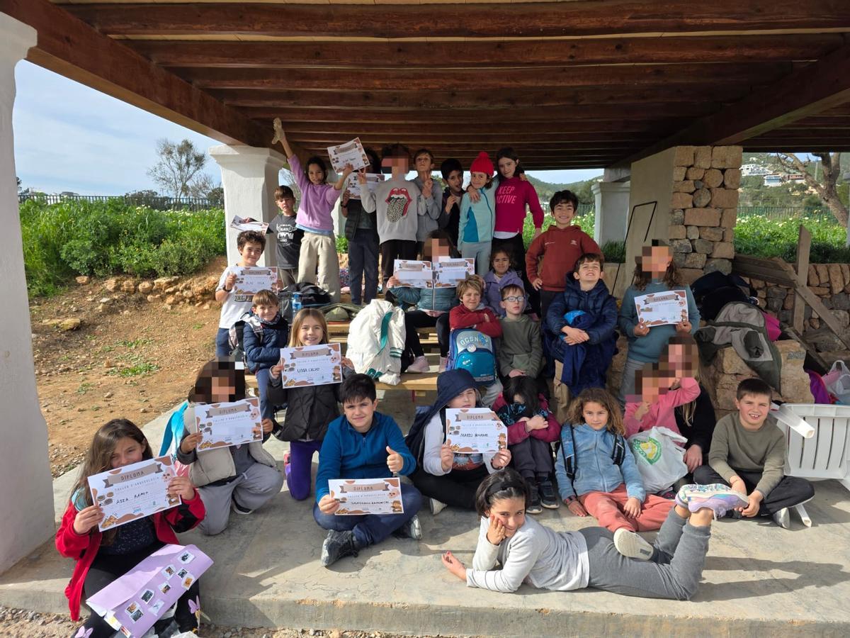 Estas son las imágenes del campamento de arqueología en Can Tomeu, programación Natura
