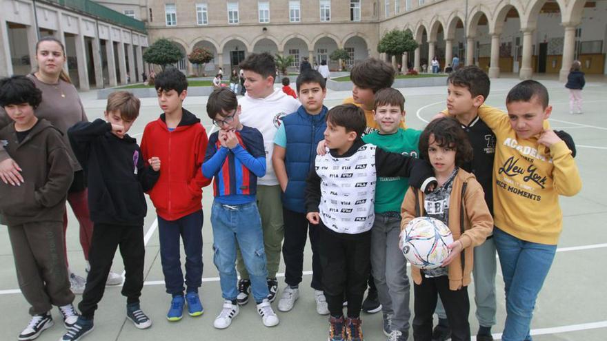 Menores antes de una actividad de Amencer.   | // I.O.