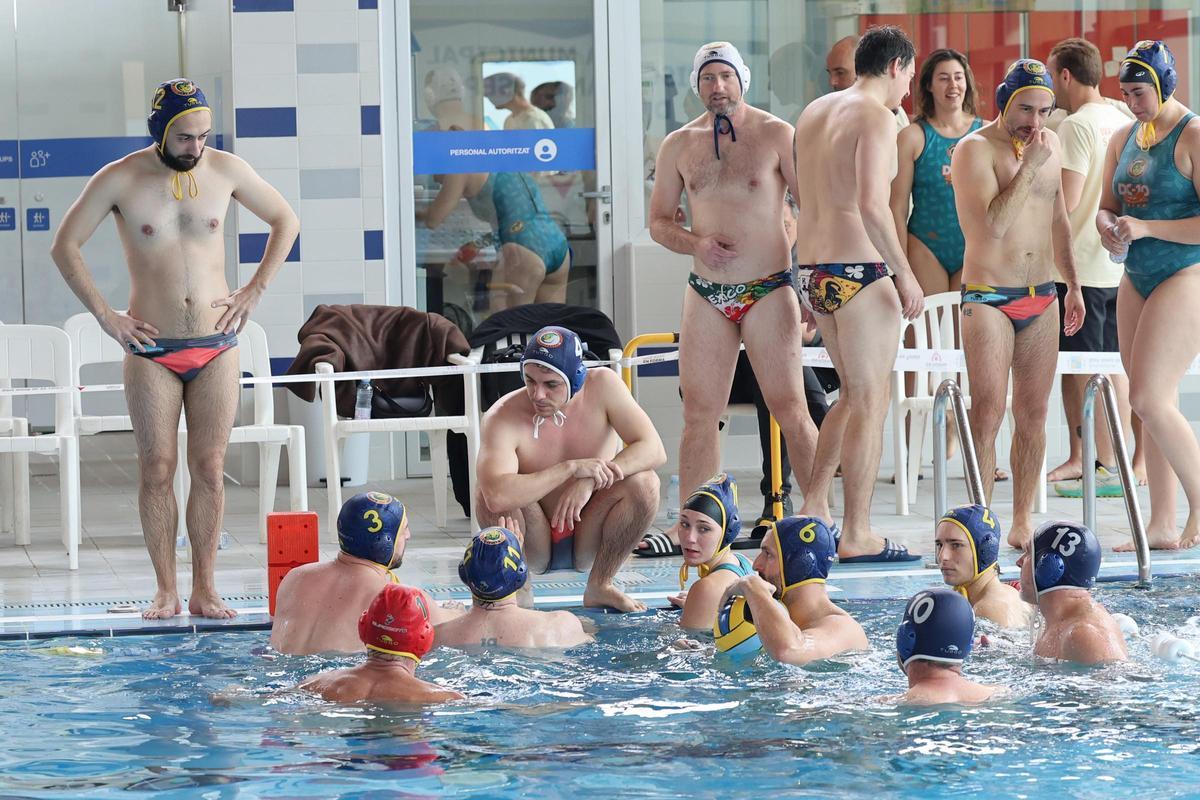Imágenes del 20 aniversario del Club Waterpolo en la piscina de Sant Josep Imágenes del 20 aniversario del Club Waterpolo en la piscina de Sant Josep