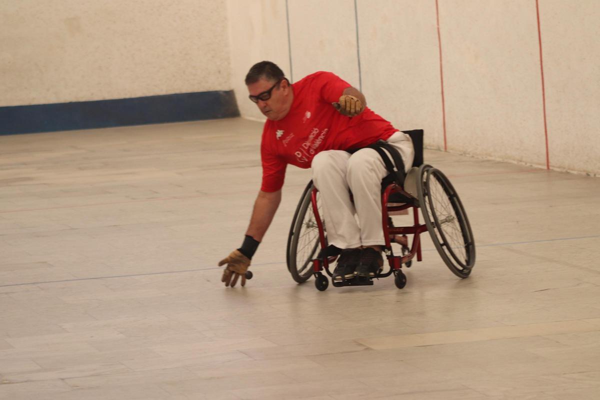 Toni es el primer campió de la categoria de Cadira de Rodes de l'Autonòmic de Raspall.