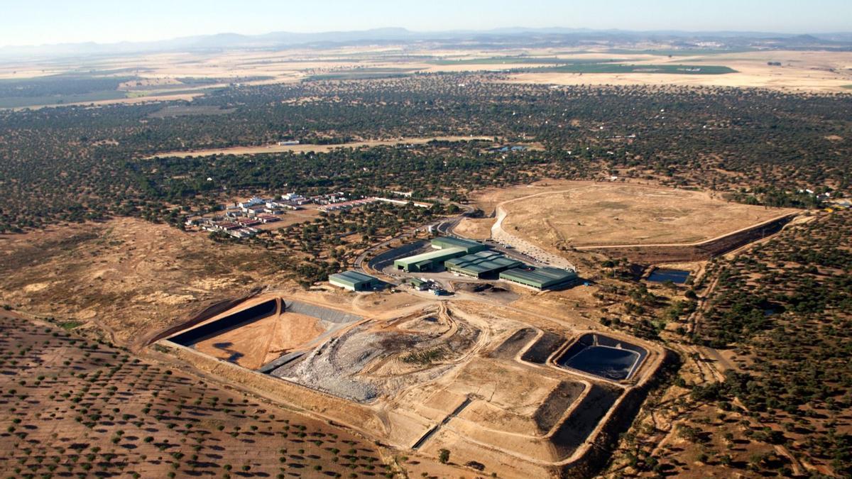 Vista aérea de las instalaciones de la planta de tratamiento de residuos de Badajoz.
