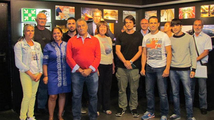 Foto de familia de los premiados.