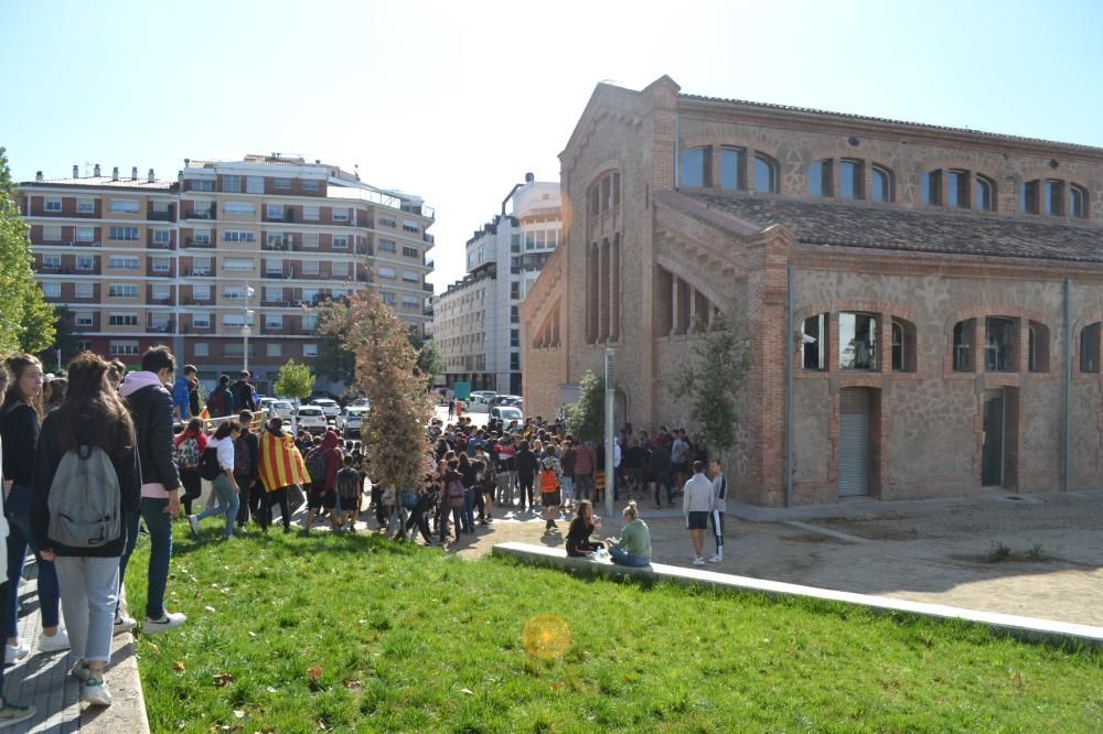 Els estudiants buiden les aules i tornen a tallar el trànsit a Manresa