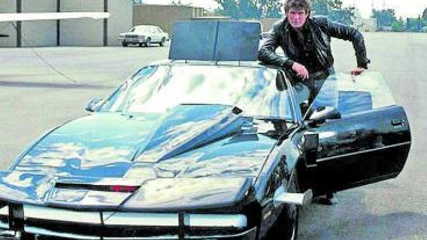 David Hasselhoff con el vehículo.   | // L.O.