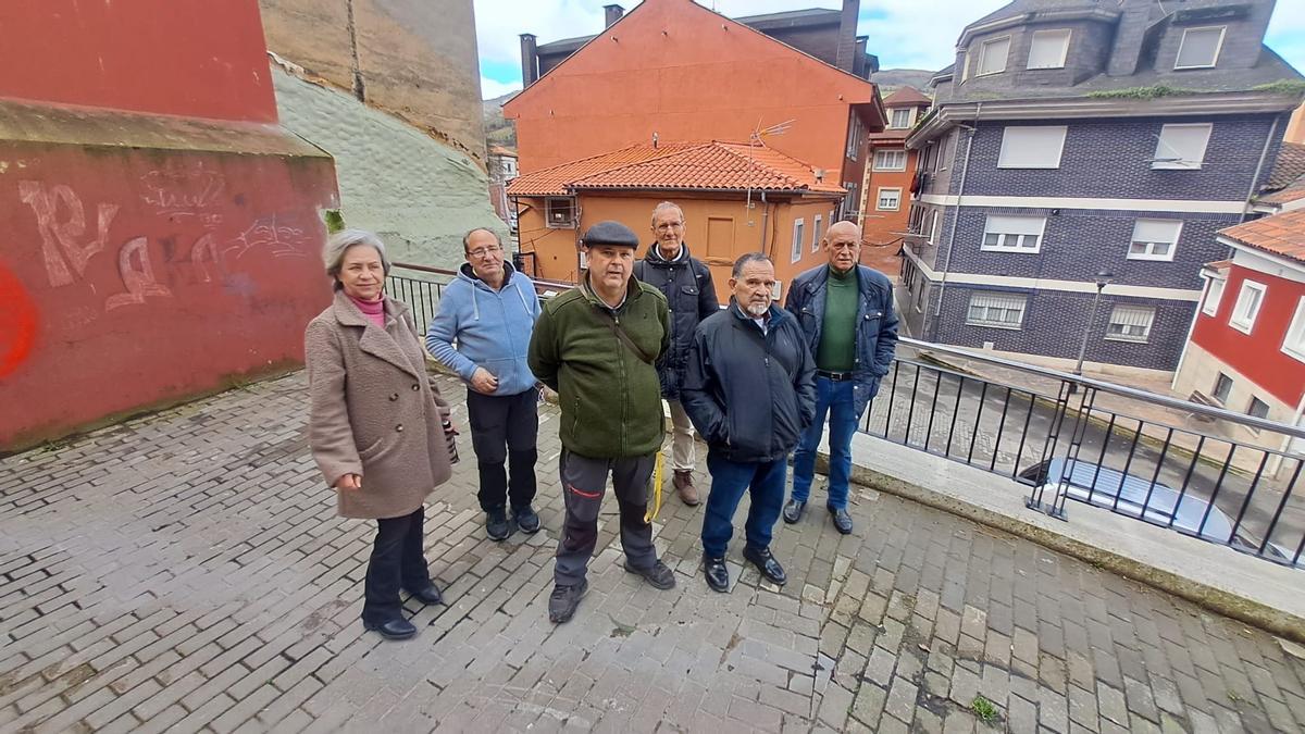 Por la izquierda, María da Silva, José Antonio Rubio, Benjamín García, Domingo Martínez, Lalo Jiménez y Manuel Prado.