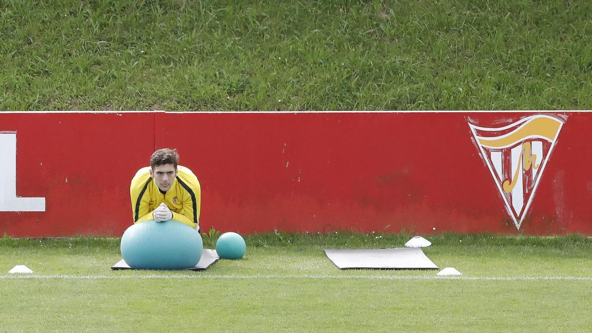 Gragera, en Mareo, en un entrenamiento del Sporting.