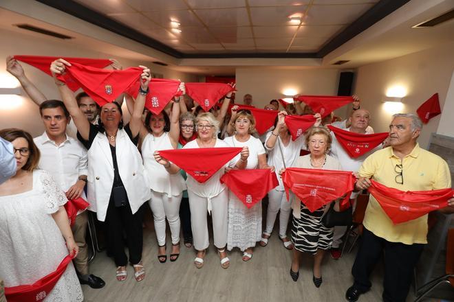 Chupinazo, vermut y charanga por el inicio de San Fermín en Zaragoza