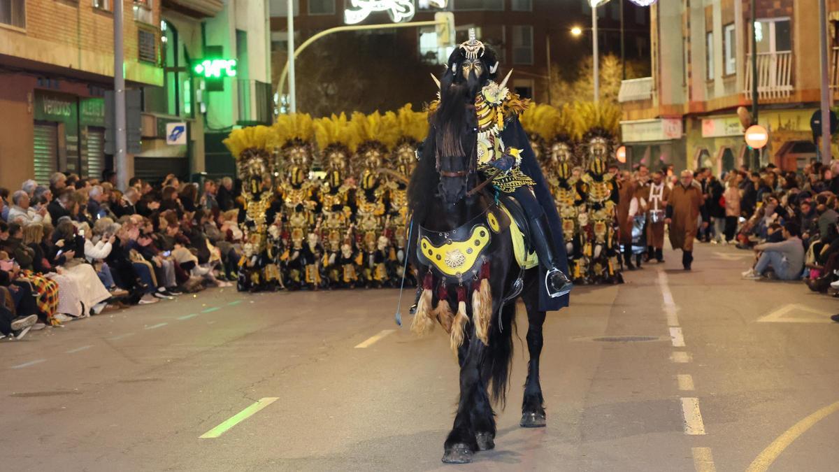 Las imágenes del desfile extraordinario del 50 aniversario de Moros d'Alquería