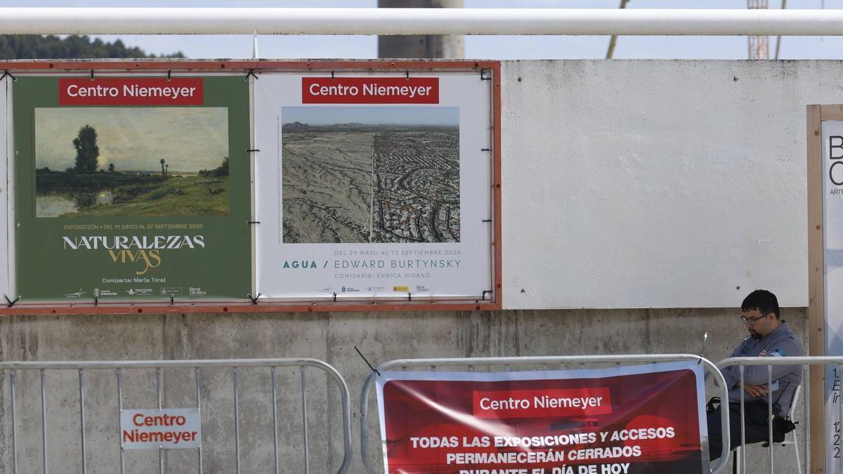 EN IMÁGENES: El Centro Niemeyer, cerrado a cal y canto por el rodaje de un anuncio de Apple