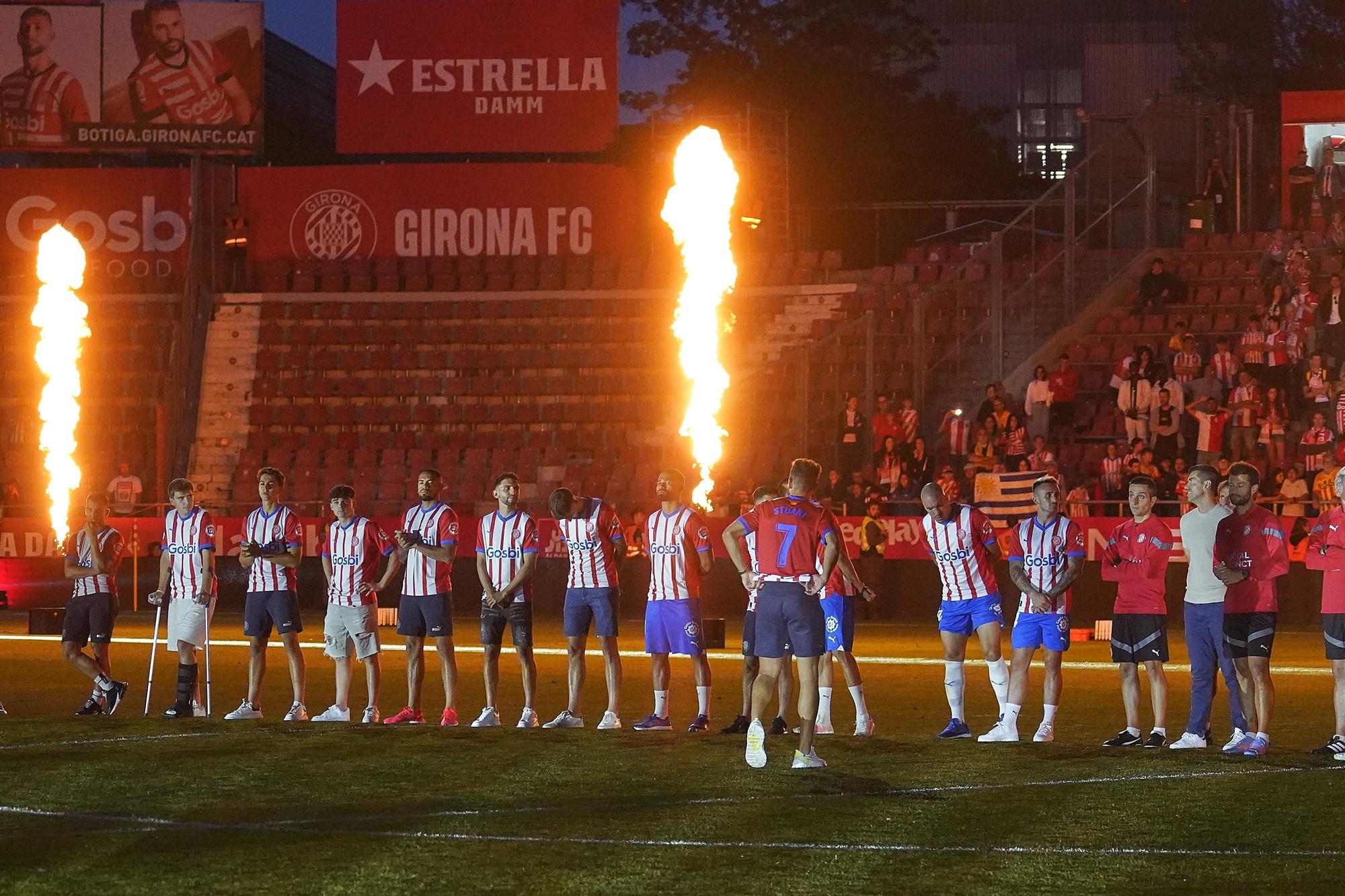 El Girona celebra la permanència amb el públic de l'estadi de Montilivi