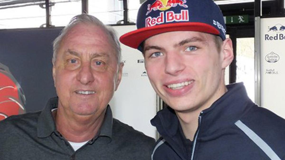 Verstappen, junto a Johan Cruyff