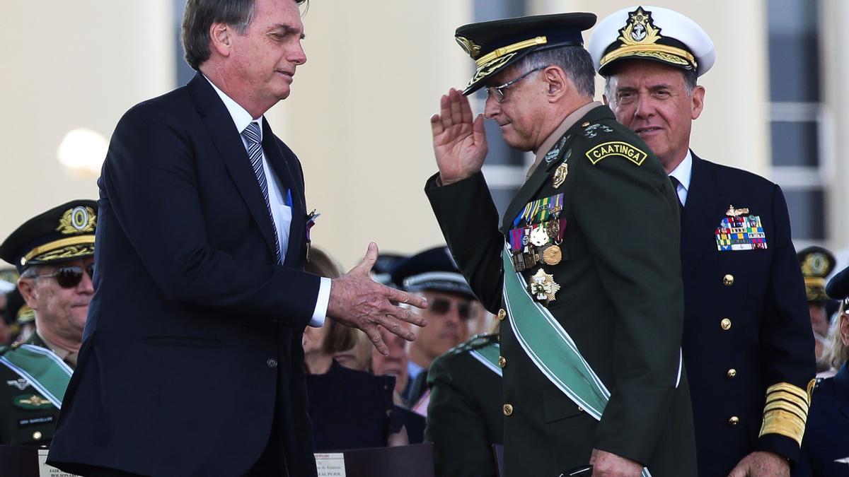 Dimite la cúpula militar de Brasil