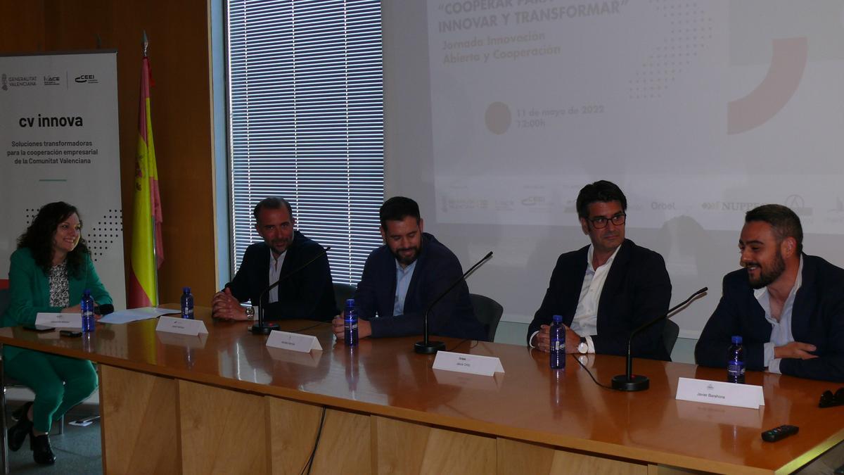 Imagen de la mesa redonda en la que han participado varias empresas en la jornada de CEEI Castellón