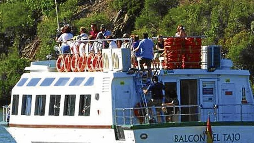 Organizan viaje a Portugal navegando por el Tajo