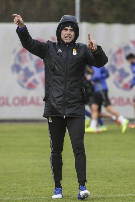 Entrenamiento a puerta cerrada del Real Oviedo en El Requexón con la novedad de la incorporación de Borja Domínguez