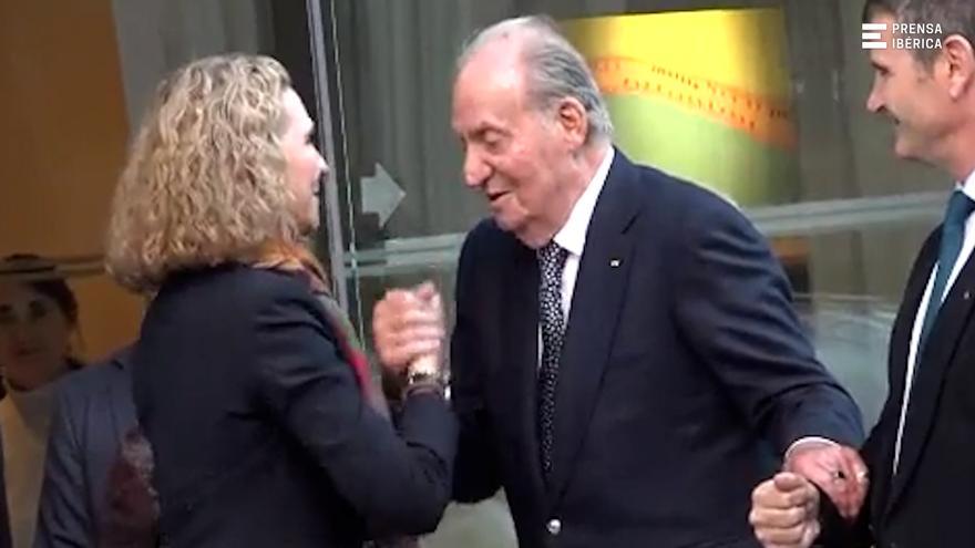 El curioso saludo de padre e hija de la infanta Elena y el Rey emérito Juan Carlos