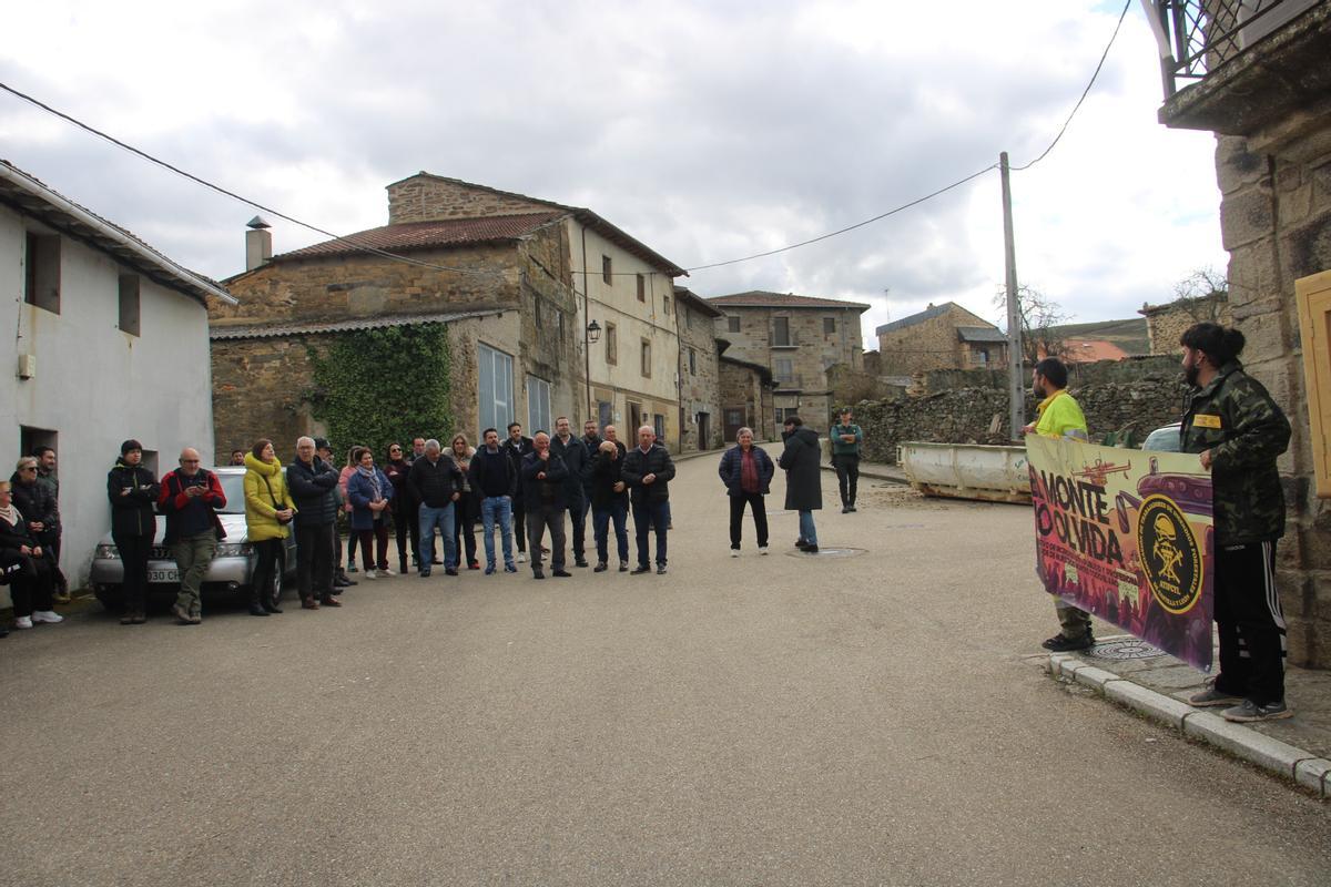 Los bomberos forestales reivindican un operativo fijo todo el año en una marcha de Molezuelas a Villarciervos