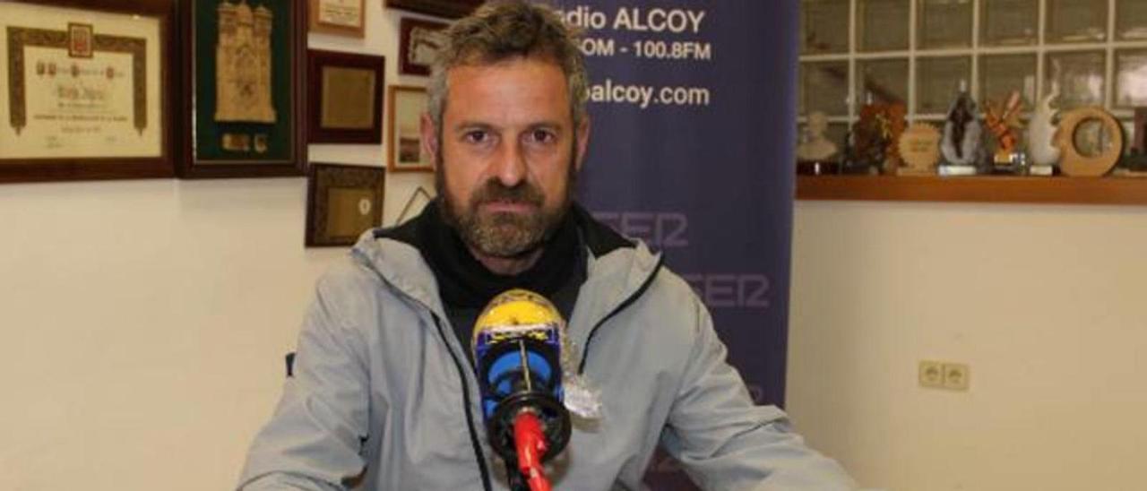 Miguel Canales, en Radio Alcoy. | INFORMACIÓN