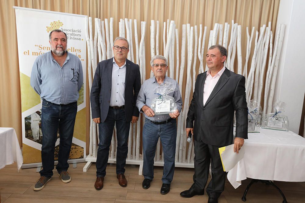 Homenaje a los apicultores más veteranos de Ibiza