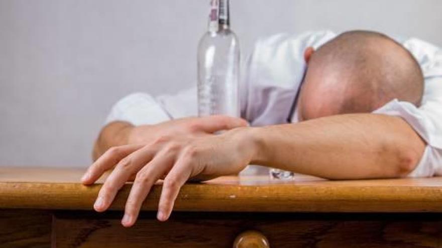 El 98% de los tratamientos por adicciones se deben al alcohol