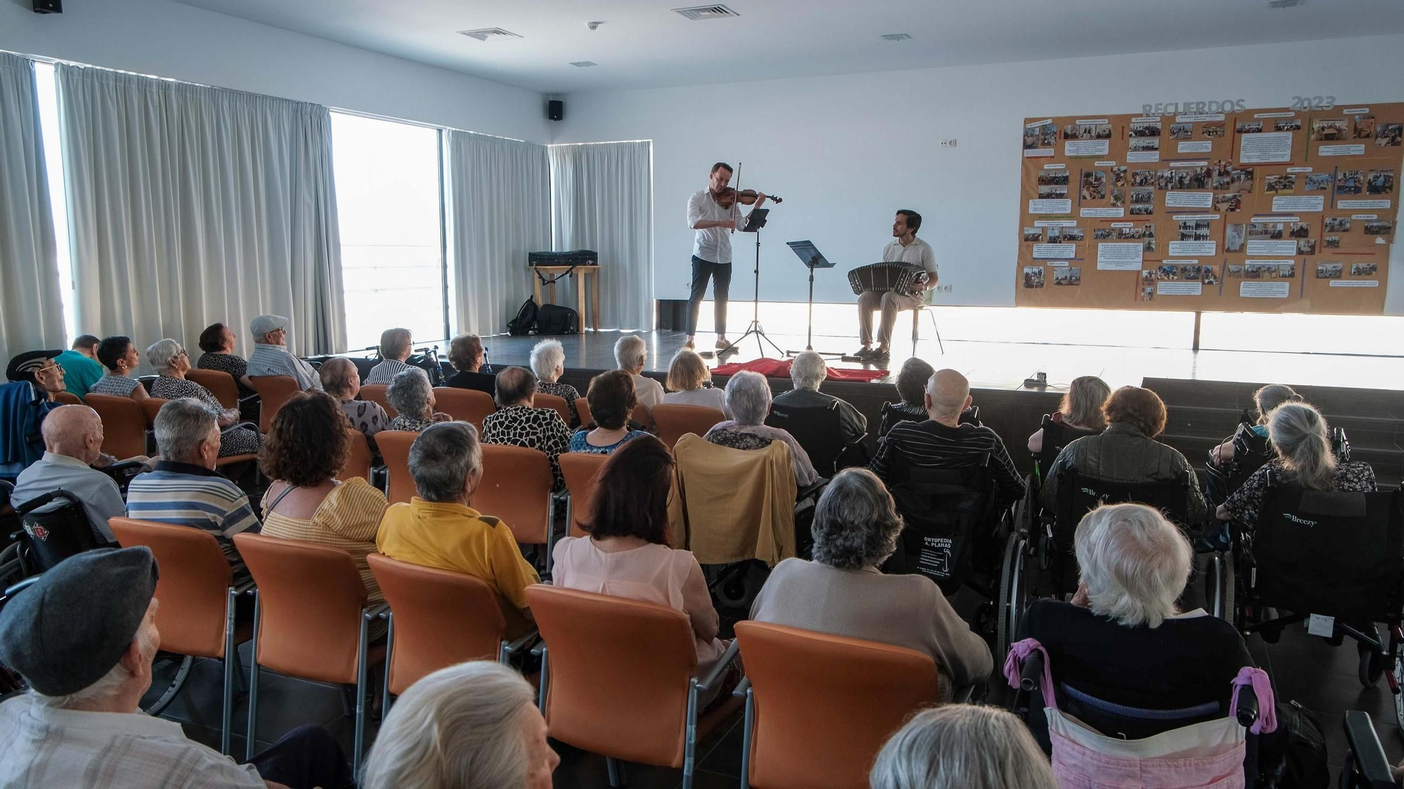 Musicoterapia en Sa Serra para mayores y jóvenes con diversidad funcional