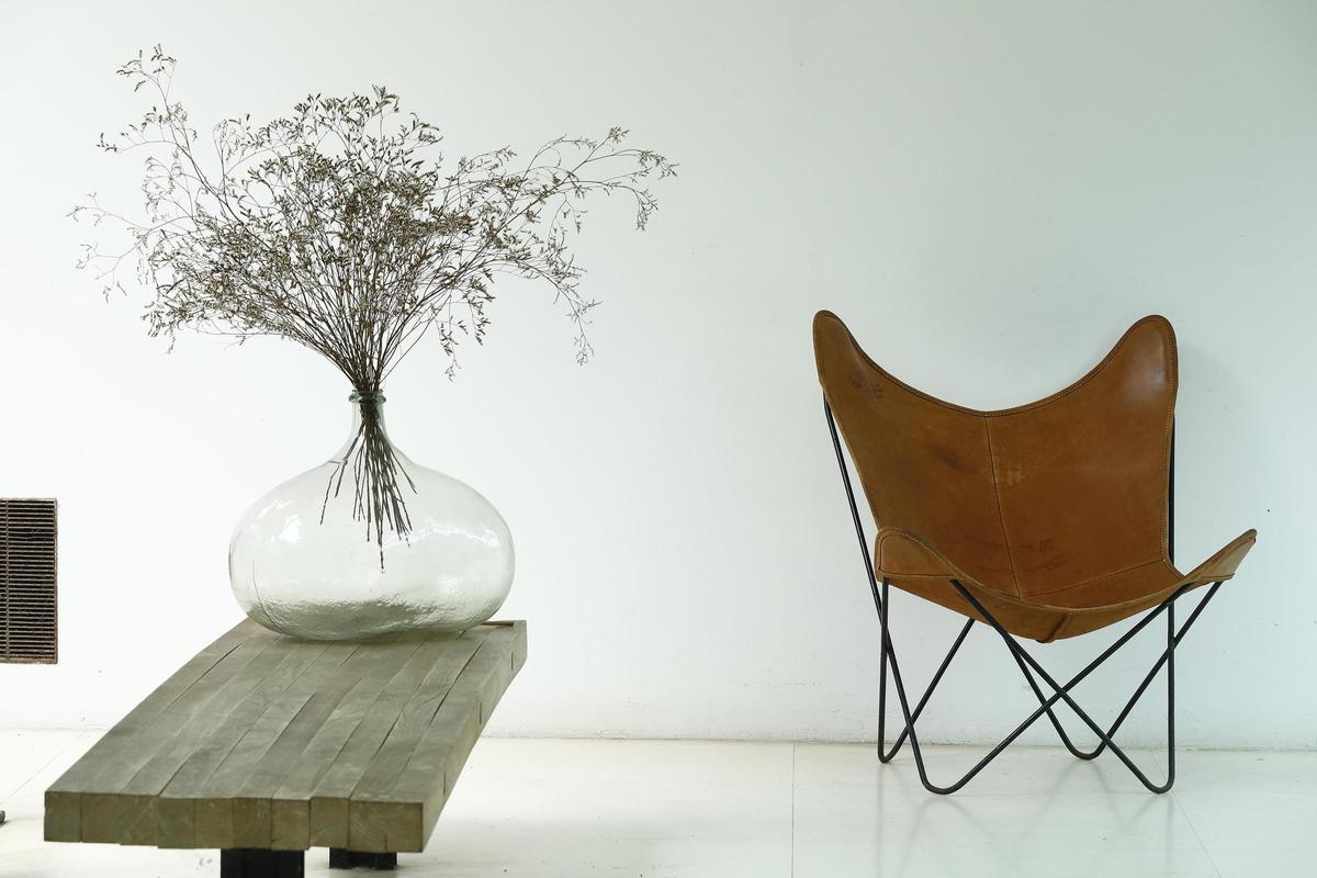 Una silla BKF, diseñada, entre otros, por Antoni Bonet, en la Casa Gomis