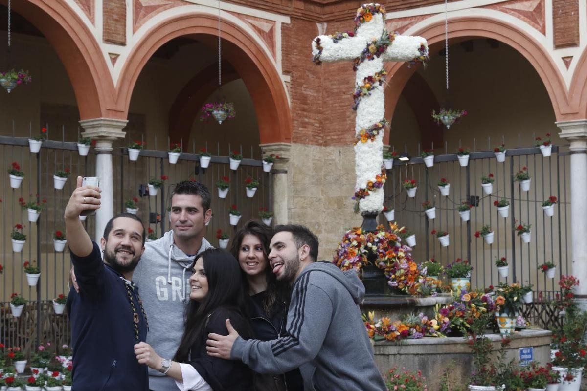 Fotogalería / El Huerto, Cañero y Los Emires ganan el concurso de Cruces