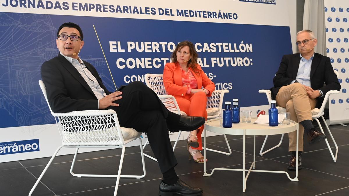 Manuel García, Yolanda Atienza y Josep Vicent Boira, en las jornadas empresariales de Mediterráneo.
